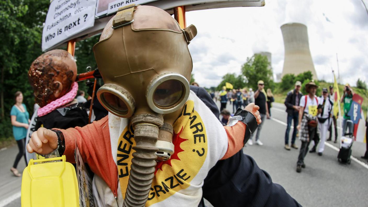 Una protesta lunga 90 chilometri per la chiusura di due centrali nucleari in Belgio