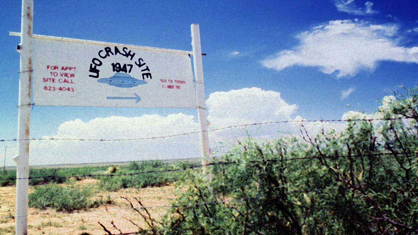Un cartello indicatore del punto dove sarebbe caduto l'Ufo nel 1947
