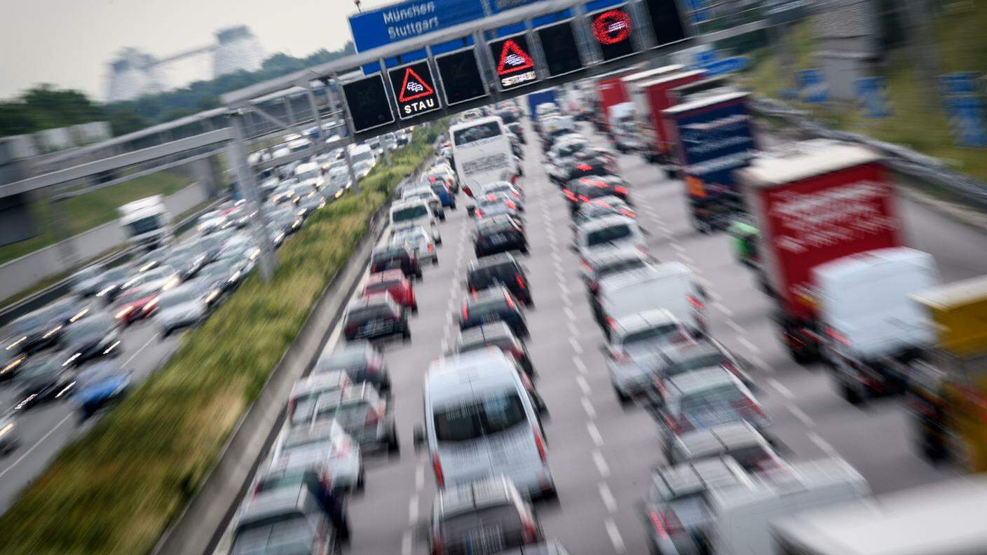 L'incidente ha generato lunghe code sull'autostrada A9 in Germania