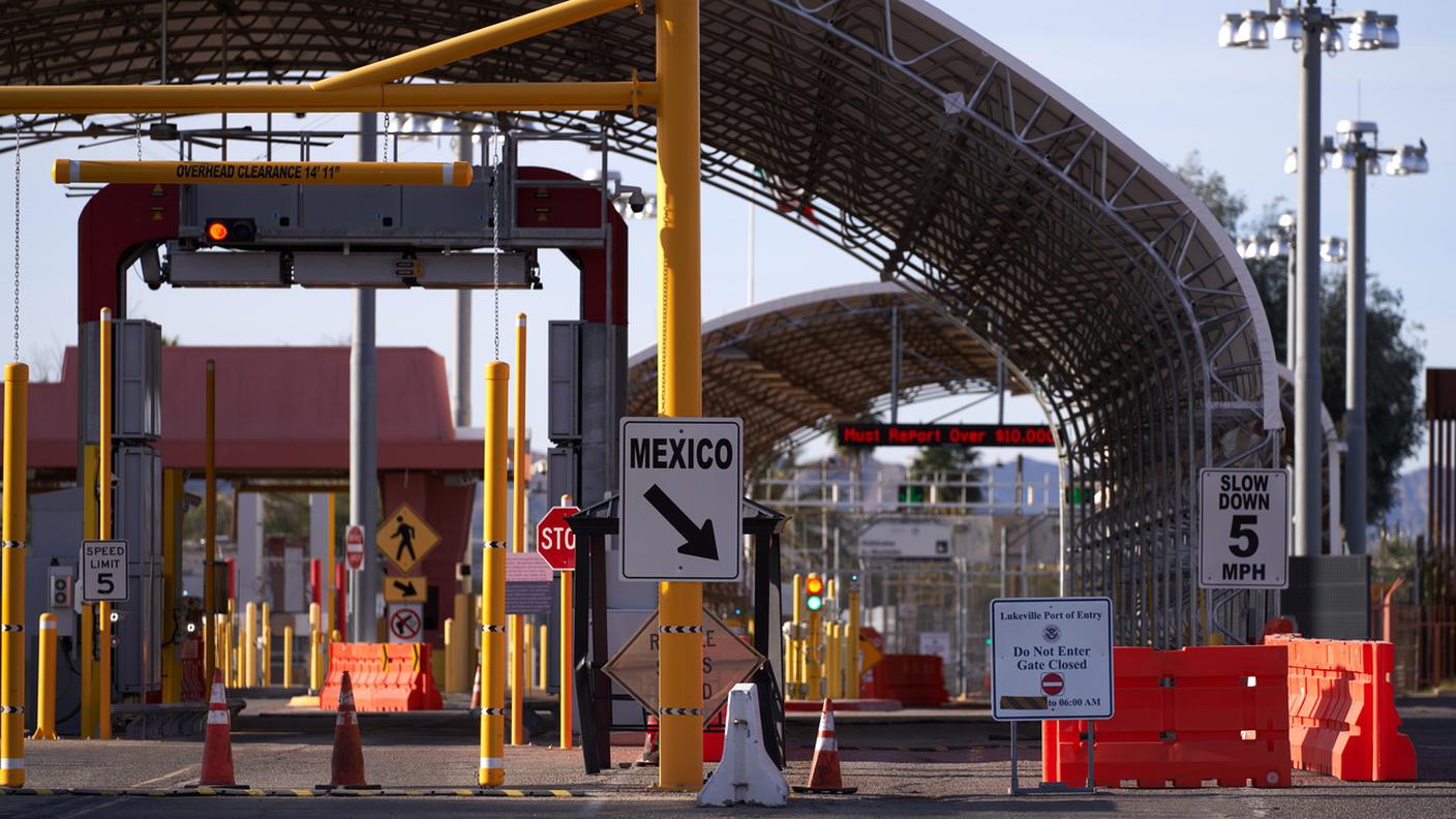 Soldati al confine tra Messico e Arizona