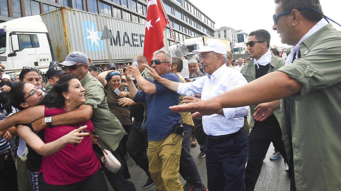 Il politico Kamal Kiliçdaroglu poco prima dell’arrivo