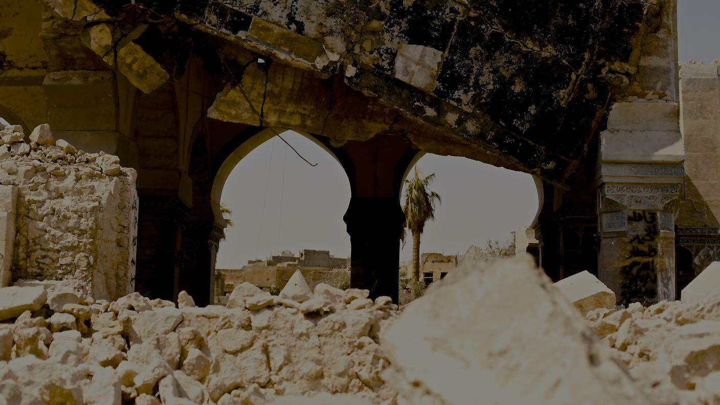 Mosul, Iraq – Quel che resta delle navate della moschea al Nouri nella città vecchia di Mosul