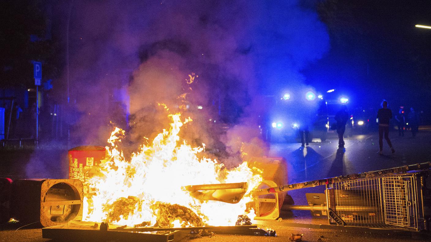 Ad Amburgo tre giorni di violenze