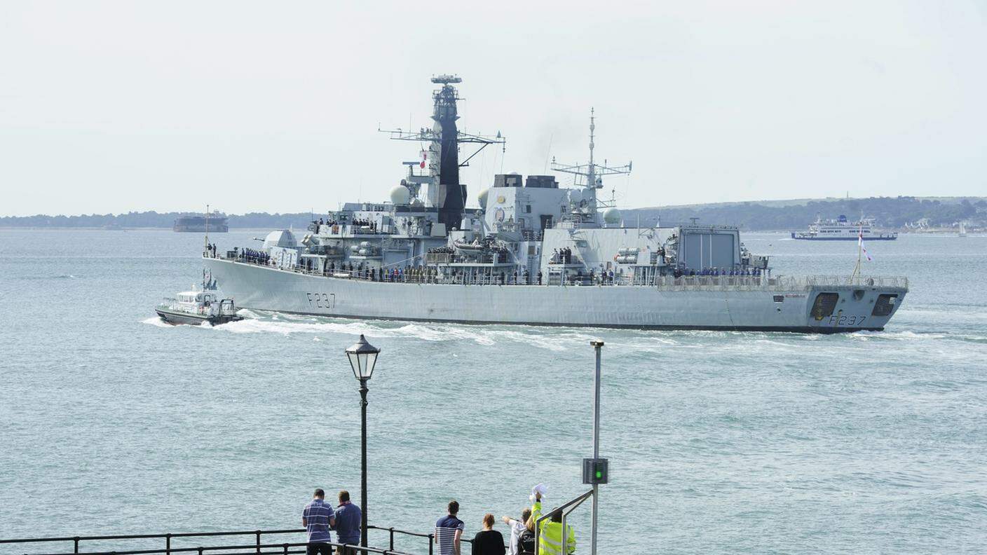 Guyana y Londres envían un barco militar