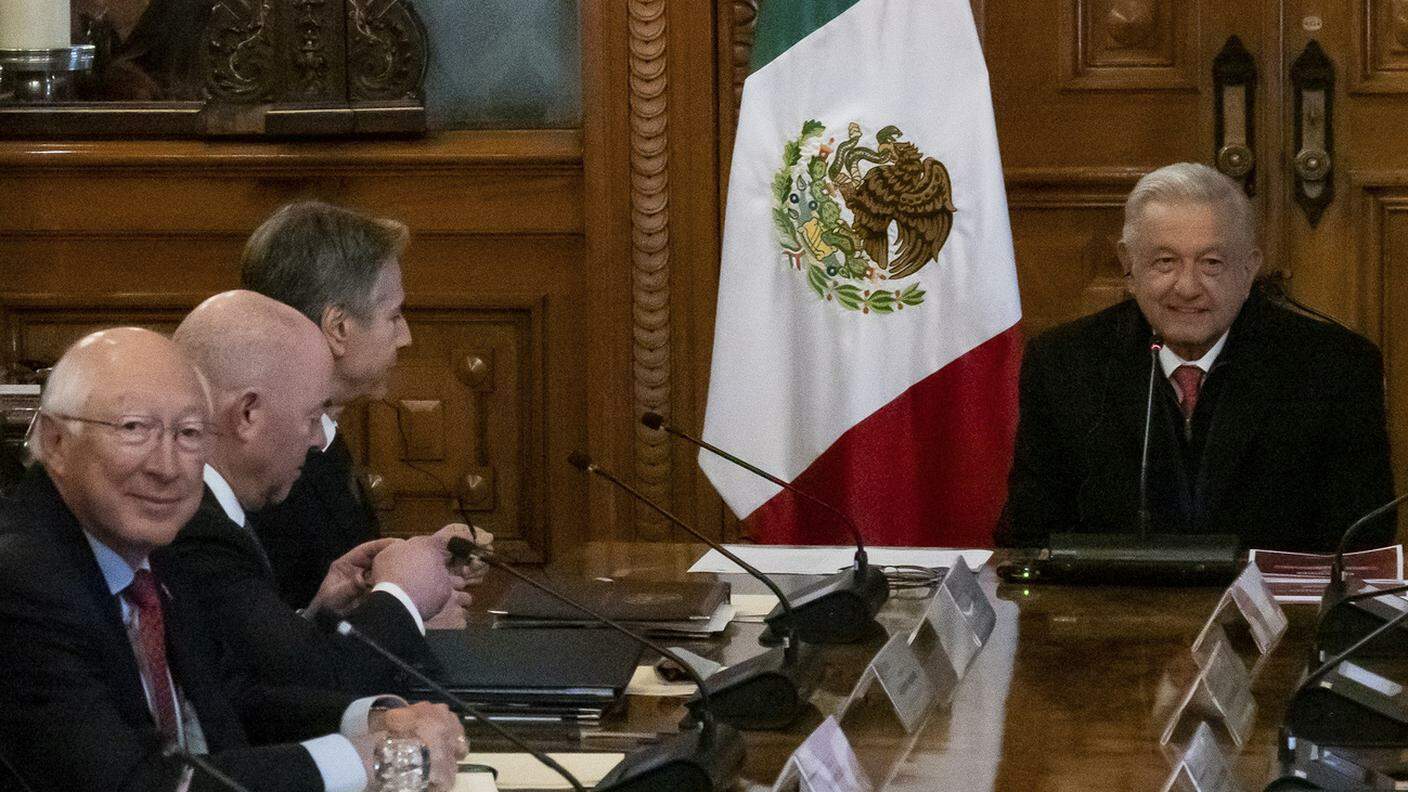 Il presidente messicano Obrador e il segretario di Stato USA Blinken