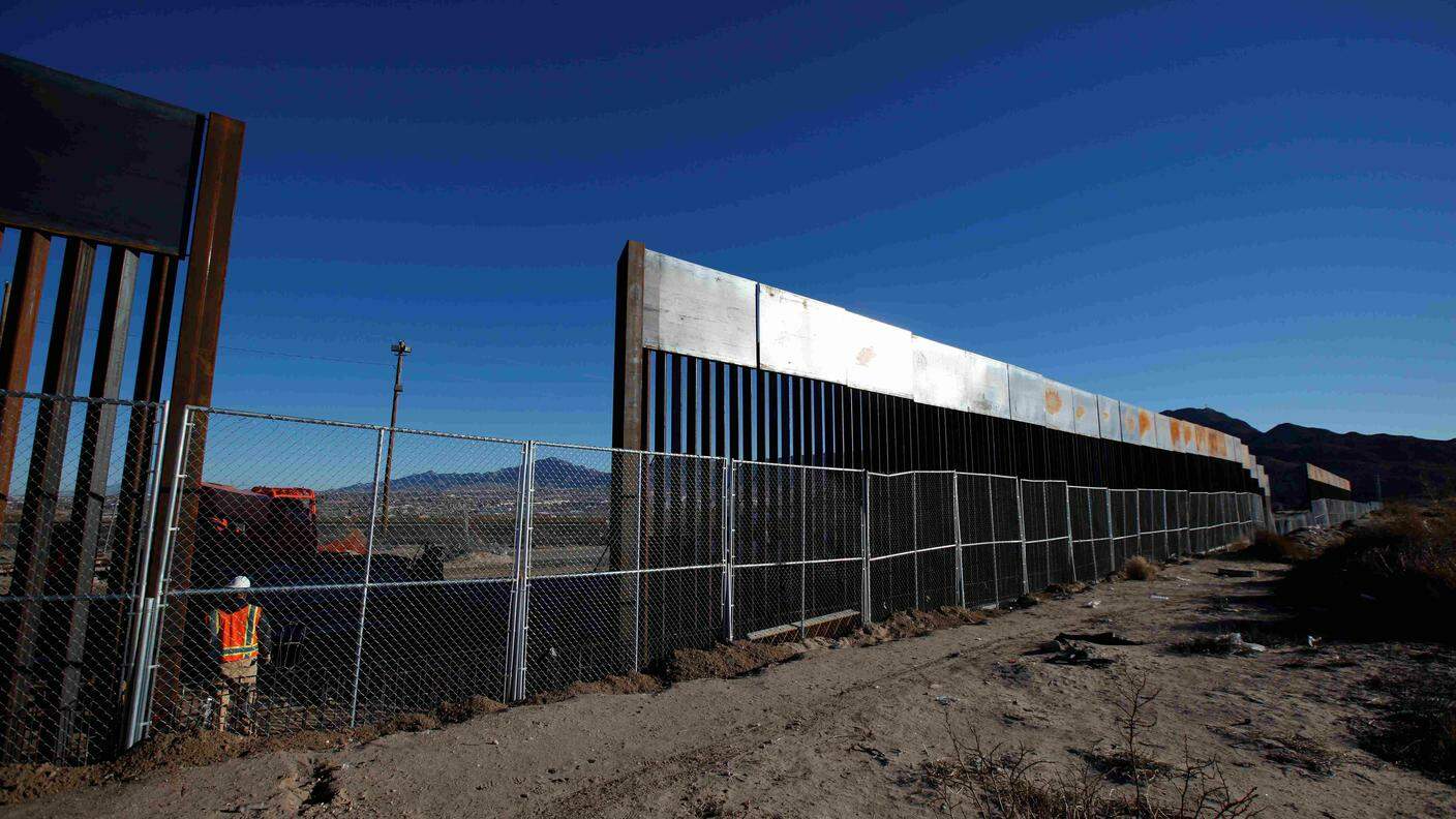 Trump potrà continuare la costruzione del muro di separazione con il Messico