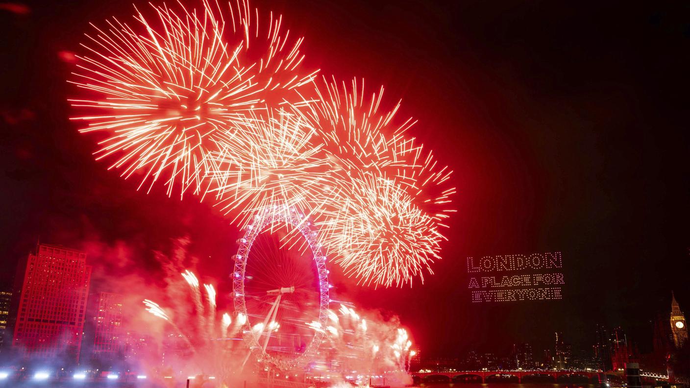 Il mondo dà il benvenuto al 2025 RSI Radiotelevisione svizzera