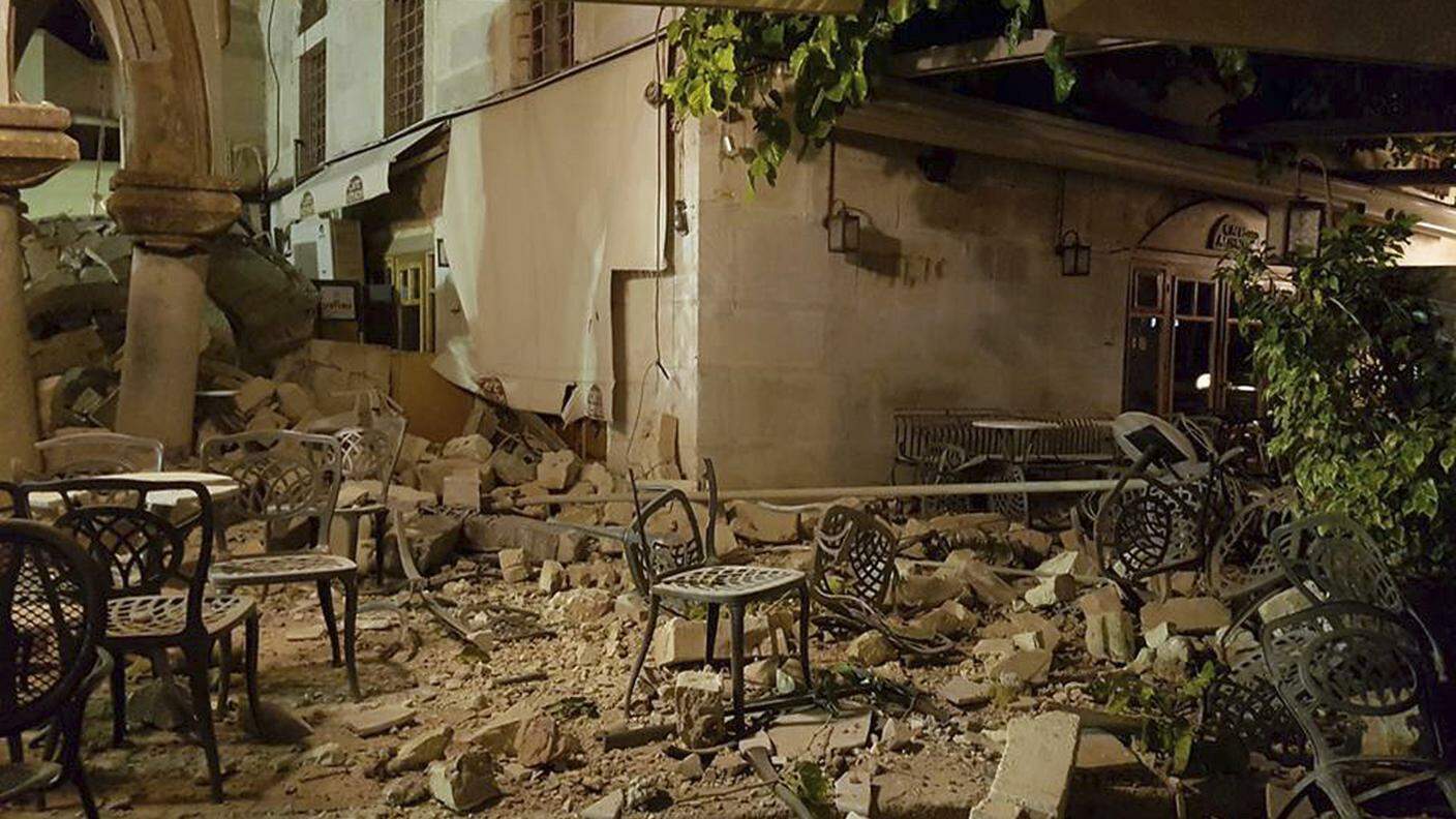 Un ristorante devastato del terremoto di magnitudo 6,7