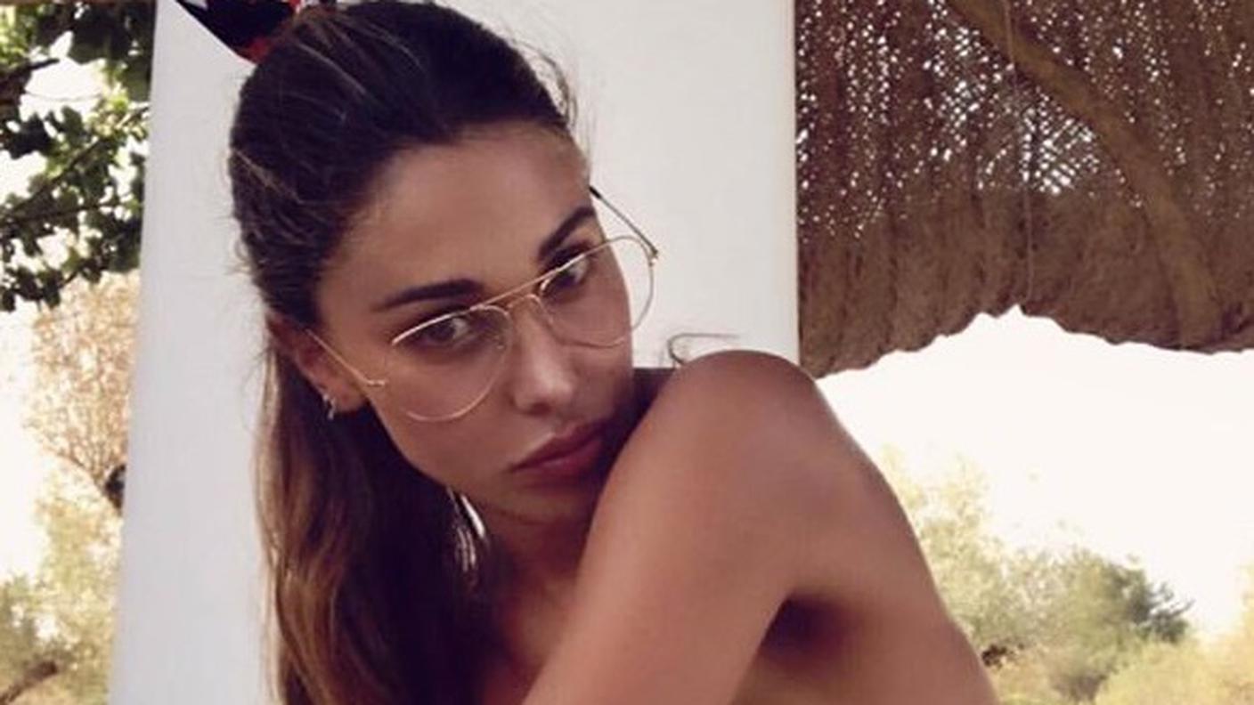 Belen Rodriguez su FB
