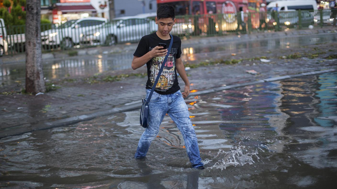 Con i piedi nell'acqua