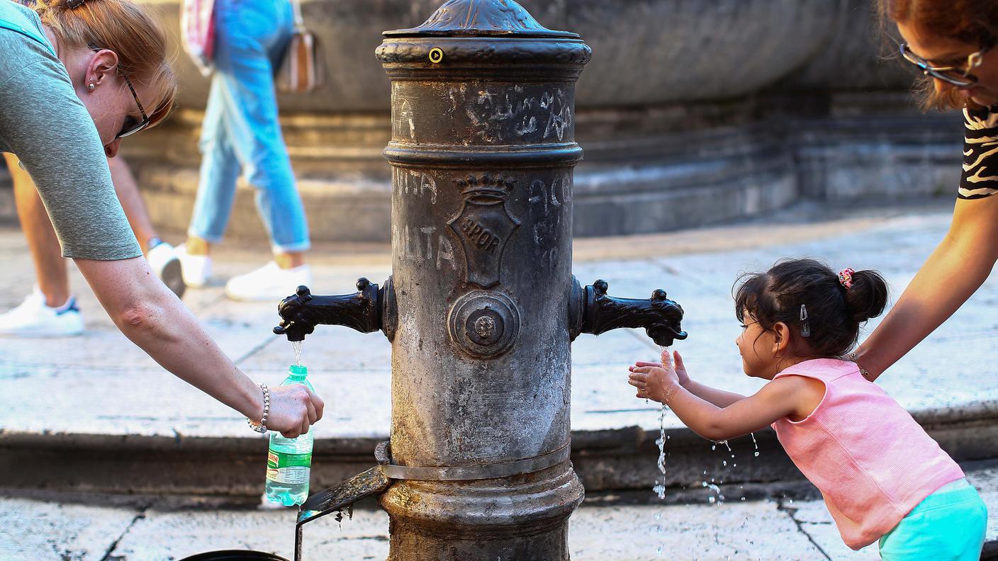 Turisti e romani non saranno senza acqua ad agosto e a settembre si vedrà