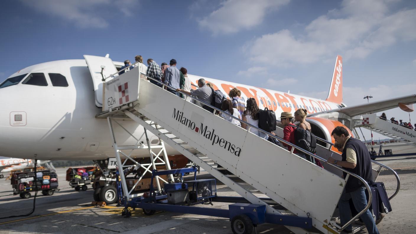 Mattinata pessima per chi ha dovuto volare da Malpensa e Linate