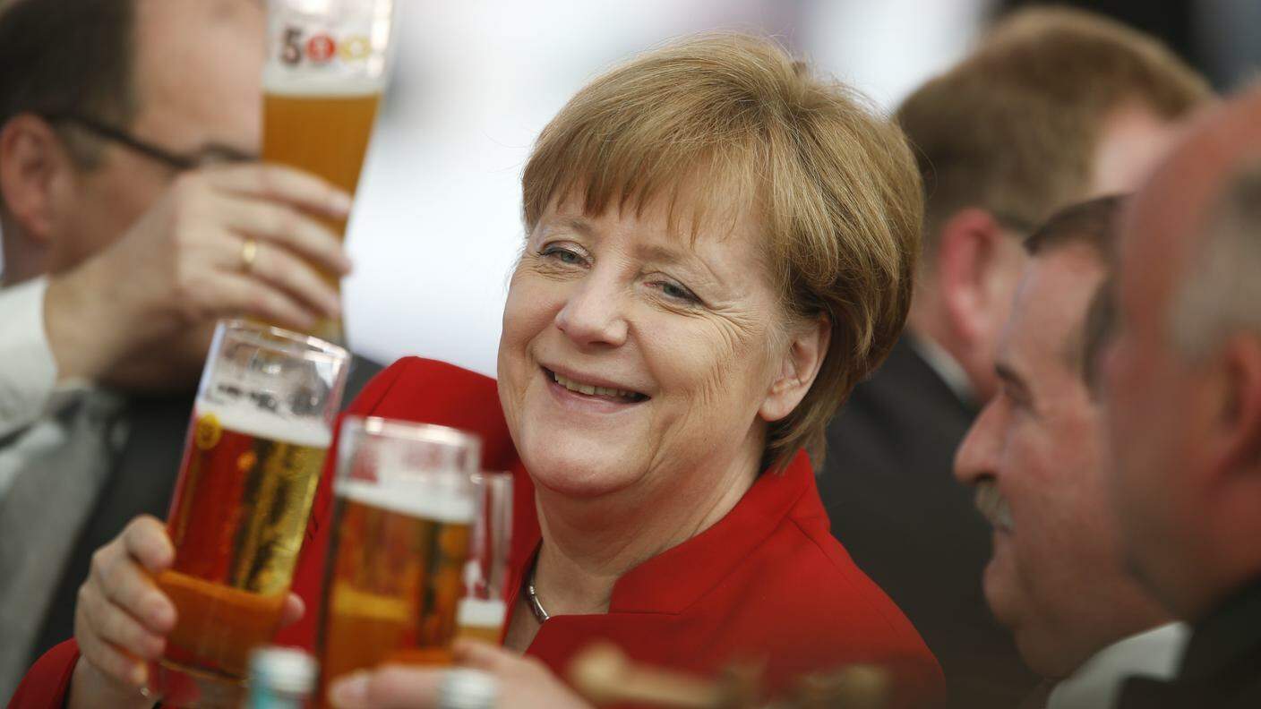 La birra tedesca può vantare un testimonial come la cancelliera Angela Merkel