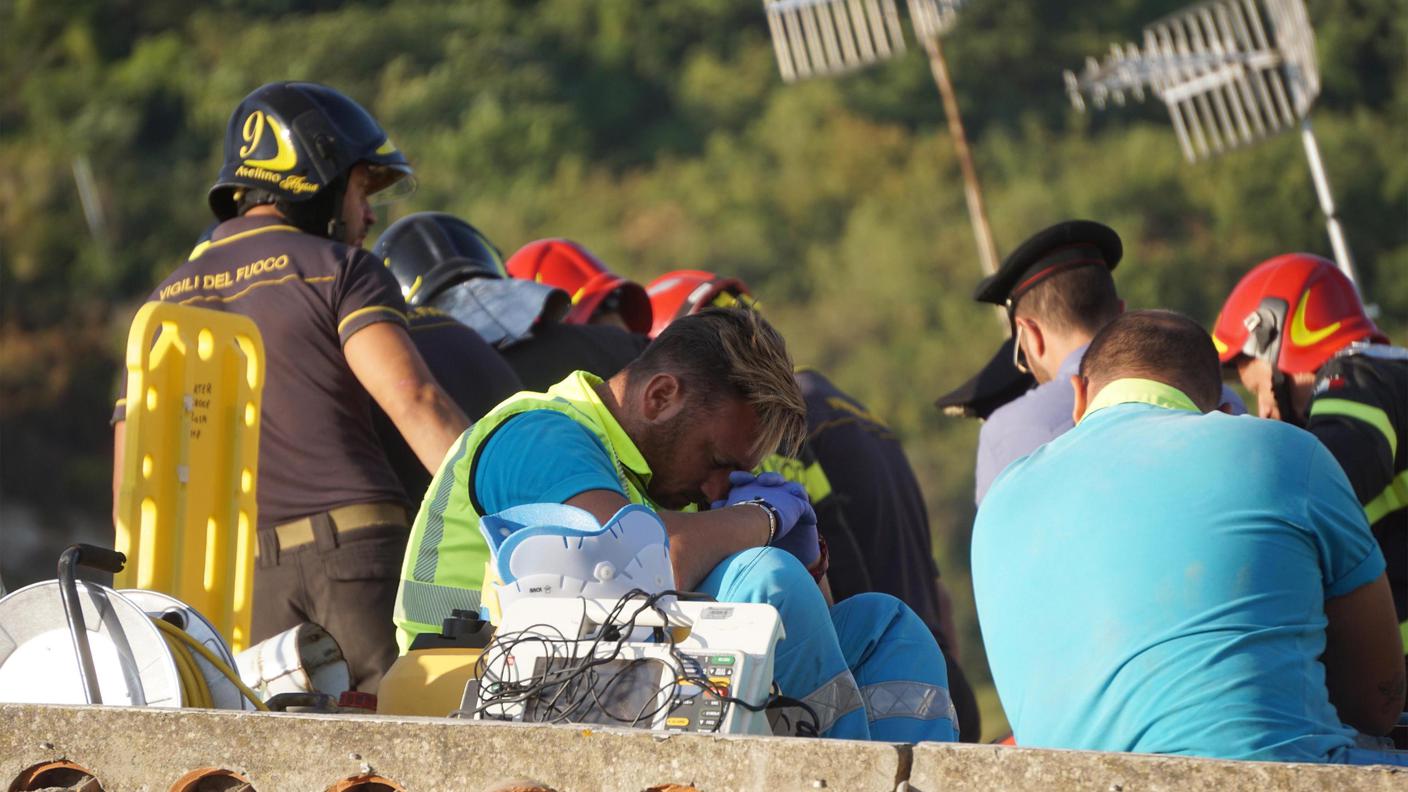 Soccorritori al lavoro ad Ischia