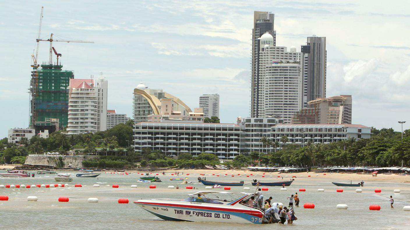 Pattaya. Sempre più occidentali, soprattutto pensionati, scelgono di risiedere in Thailandia