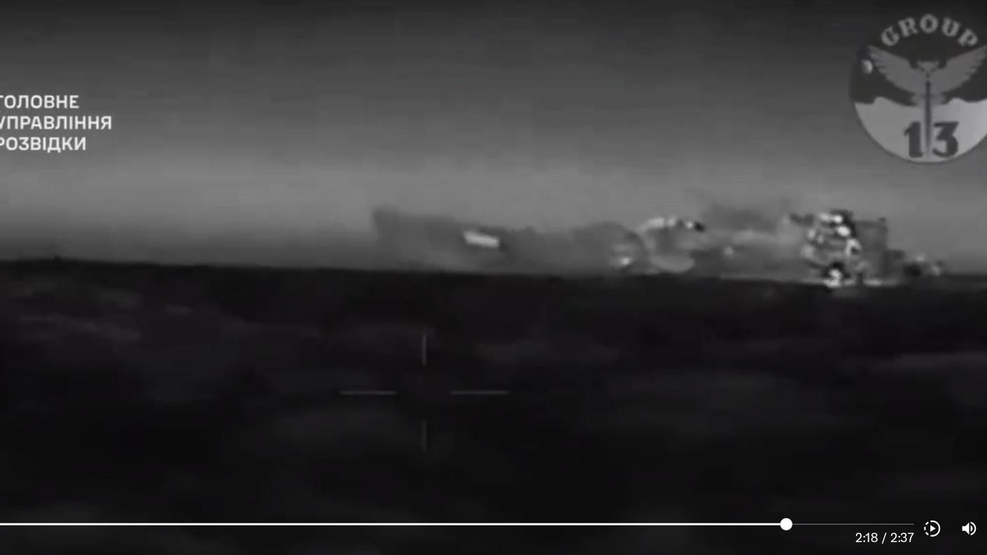 La nave da guerra russa mentre affonda nel Mar Nero
