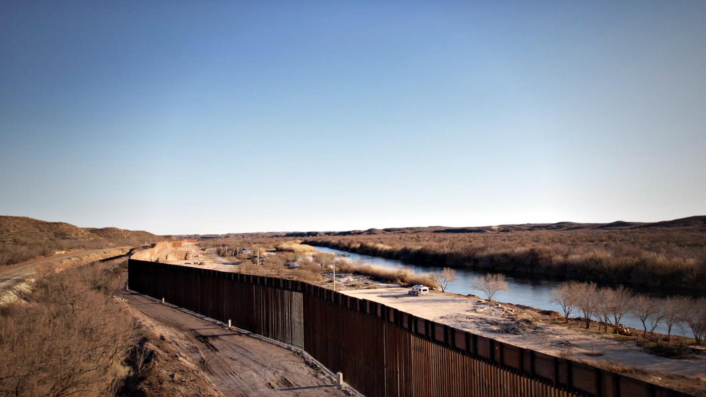 La costruzione del muro al confine nella zona di Del Rio è iniziata a novembre 2023