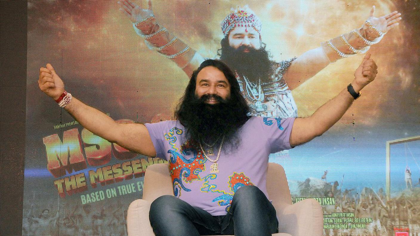 Gurmeet Ram Rahim: il 50enne produttore musicale, cantautore, attore, regista e guida spirituale immortalato alla vigilia del processo