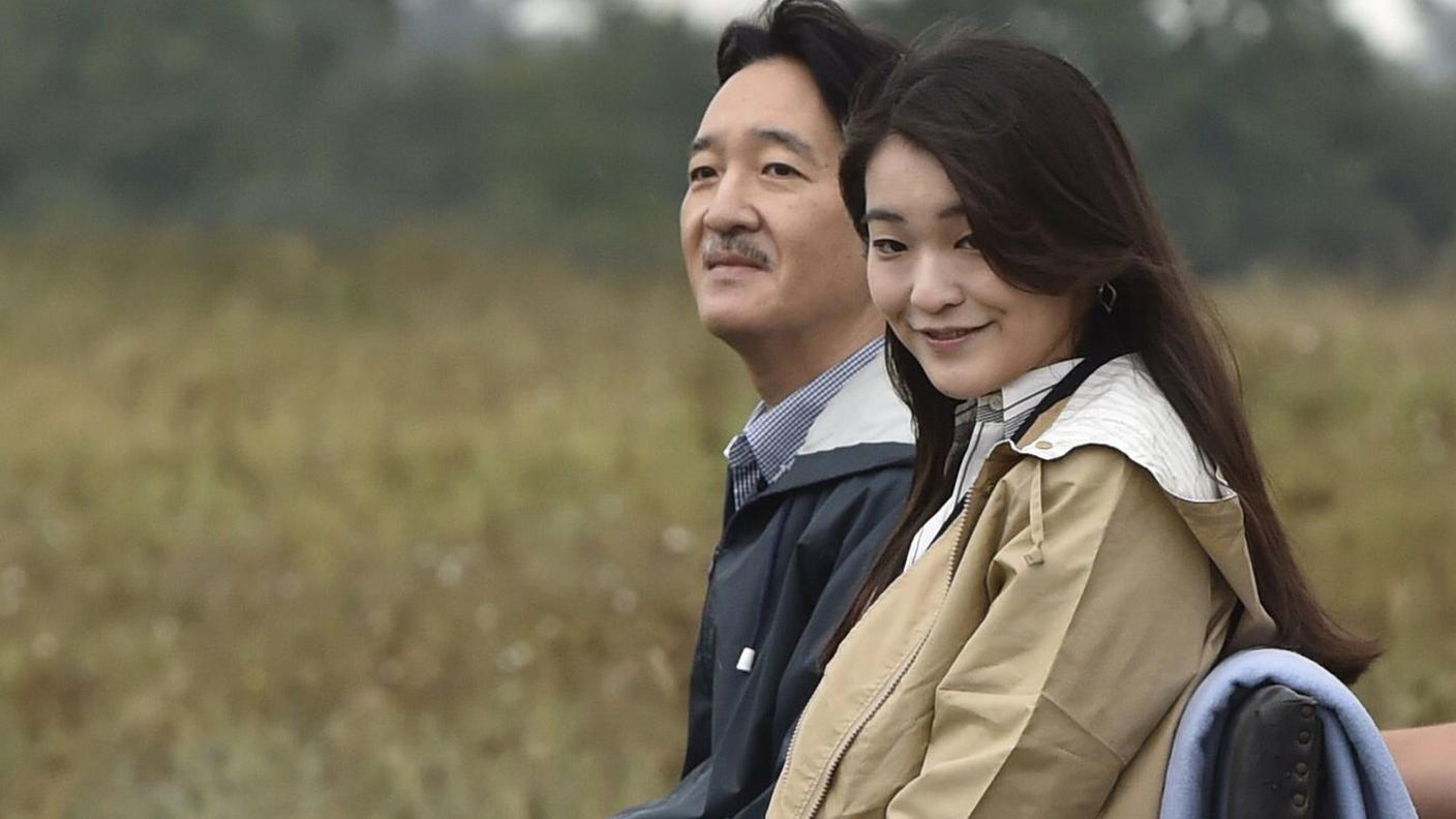 Il principe Akishino con la figlia Mako