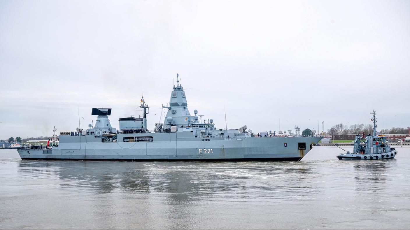 La fregata tedesca Hessen al porto di Wilhelmshaven