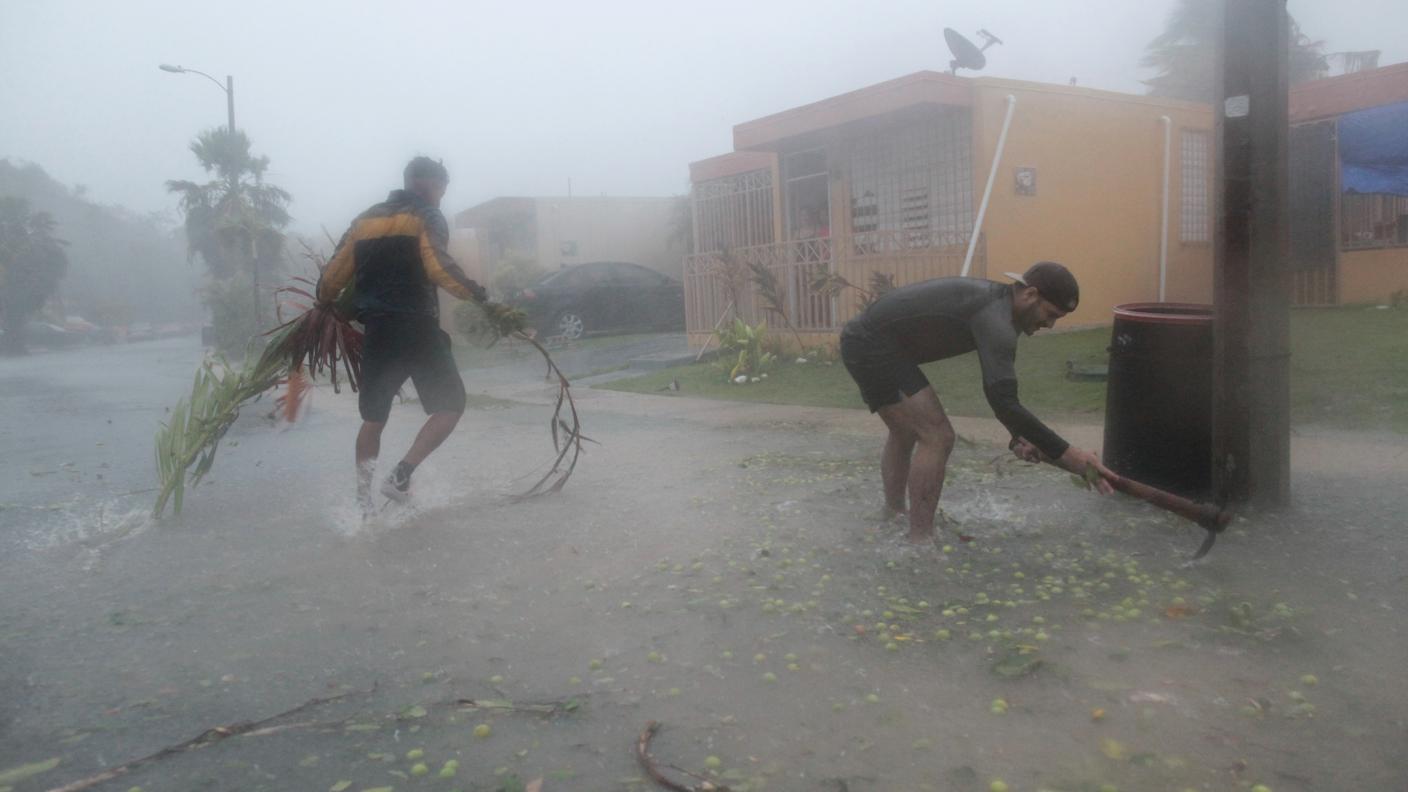 Raffiche di vento e intense piogge stanno colpendo la zona