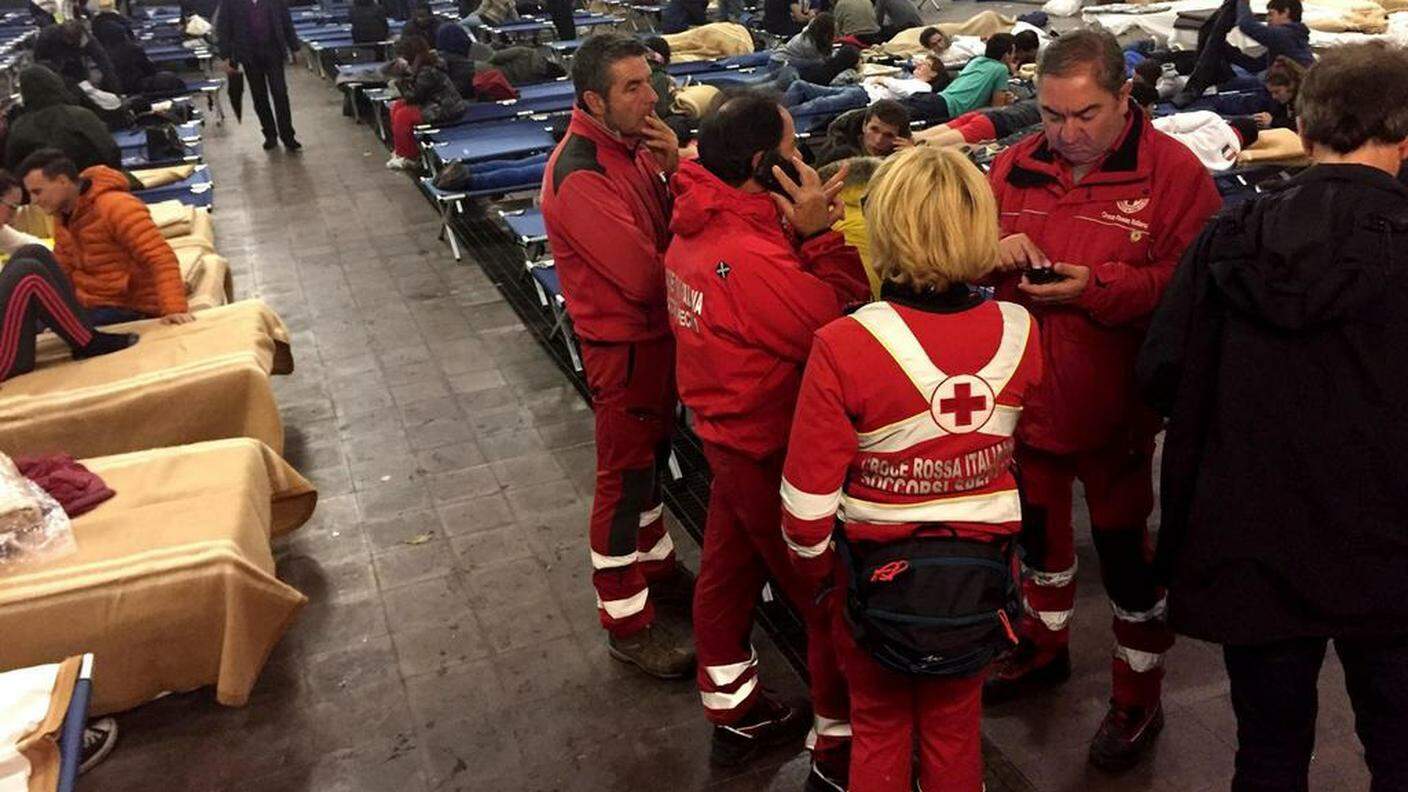 Volontari della Croce rossa italiana in un'immagine d'archivio