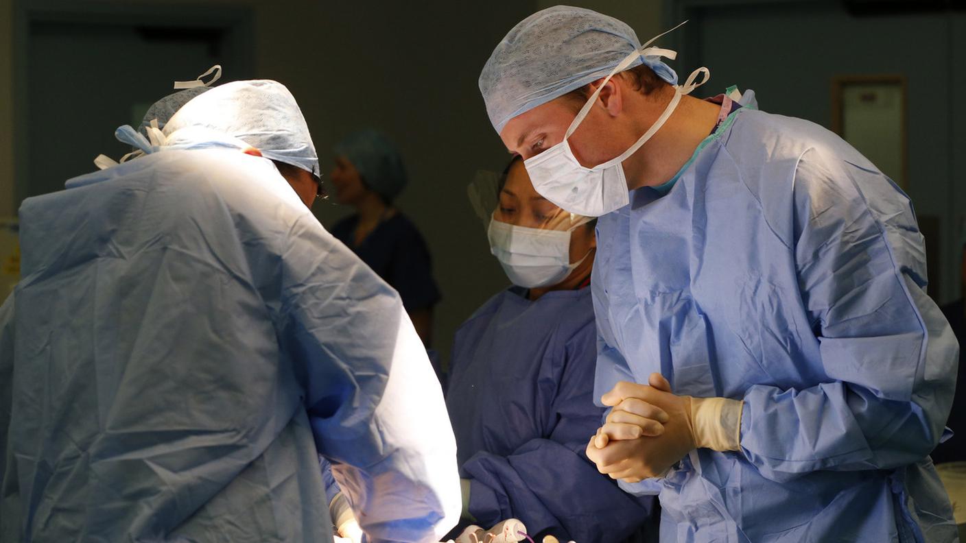 Il principe William in visita al Marsden hospital di Londra
