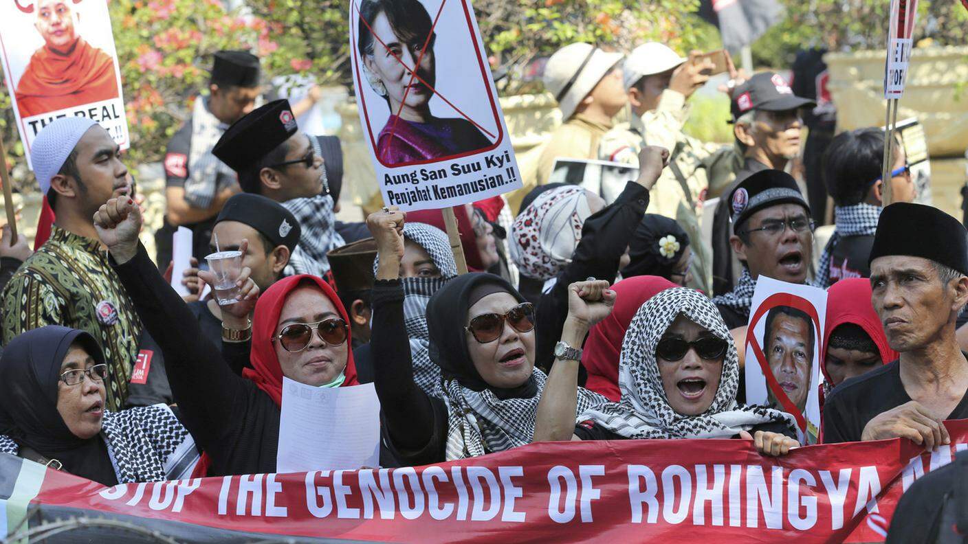 Aung San Suu Kyi contestata dalla minoranza rohingya
