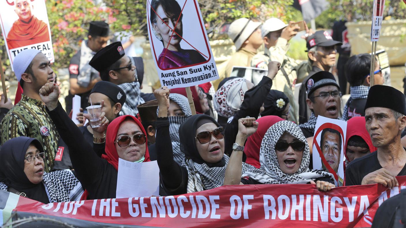 Aung San Suu Kyi contestata dalla minoranza rohingya