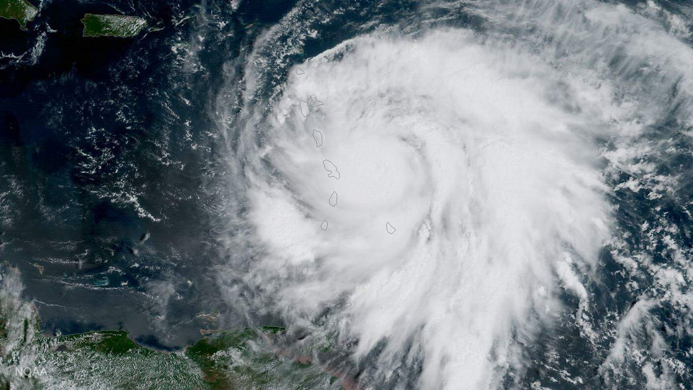 Un'immagine satellitare dell'uragano Maria