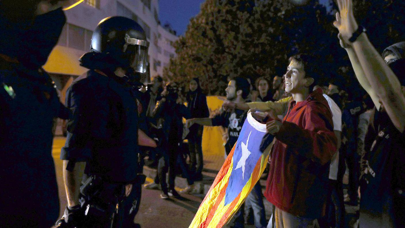 Manifestazione di protesta davanti agli uffici di Unipost