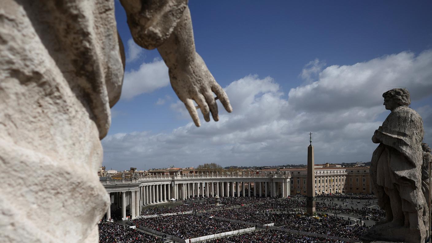 2024-03-24T104355Z_1_LYNXNPEK2N035_RTROPTP_4_RELIGION-EASTER-POPE-PALMSUNDAY.JPG