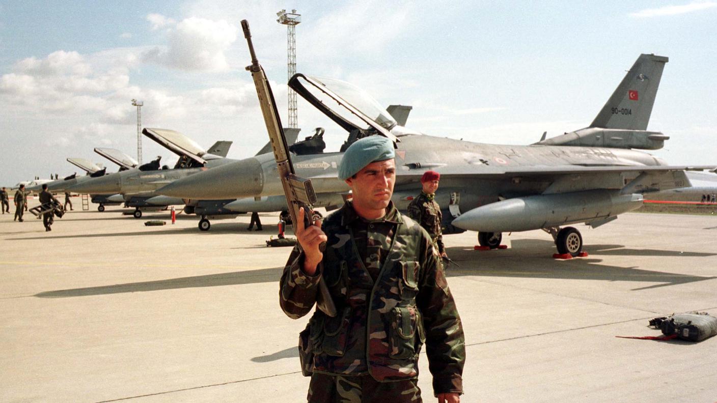 I bombardieri turchi sono entrati in azione nel nord dell'Iraq