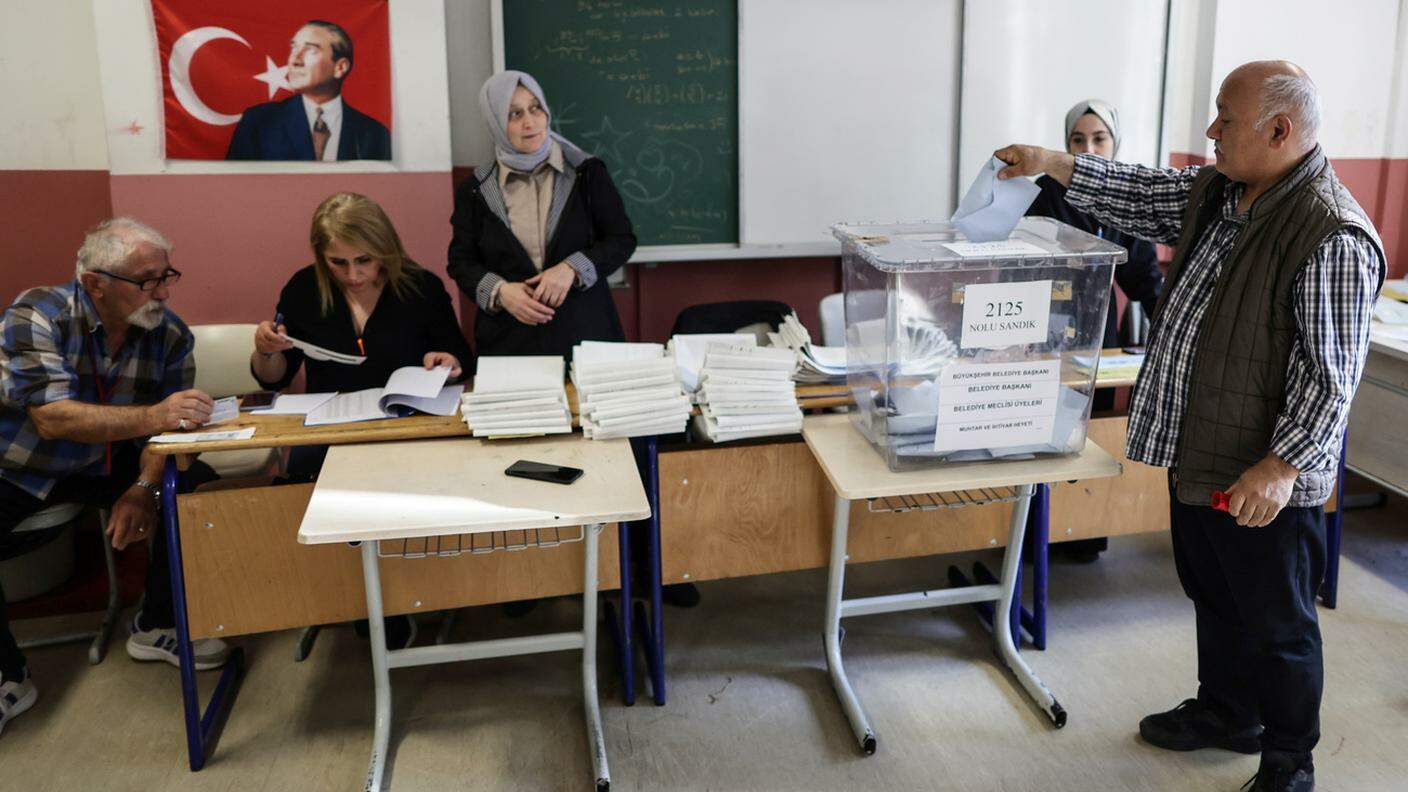 Elezioni comunali in Turchia:i seggi sono stati aperti domenica mattina in 81 province 