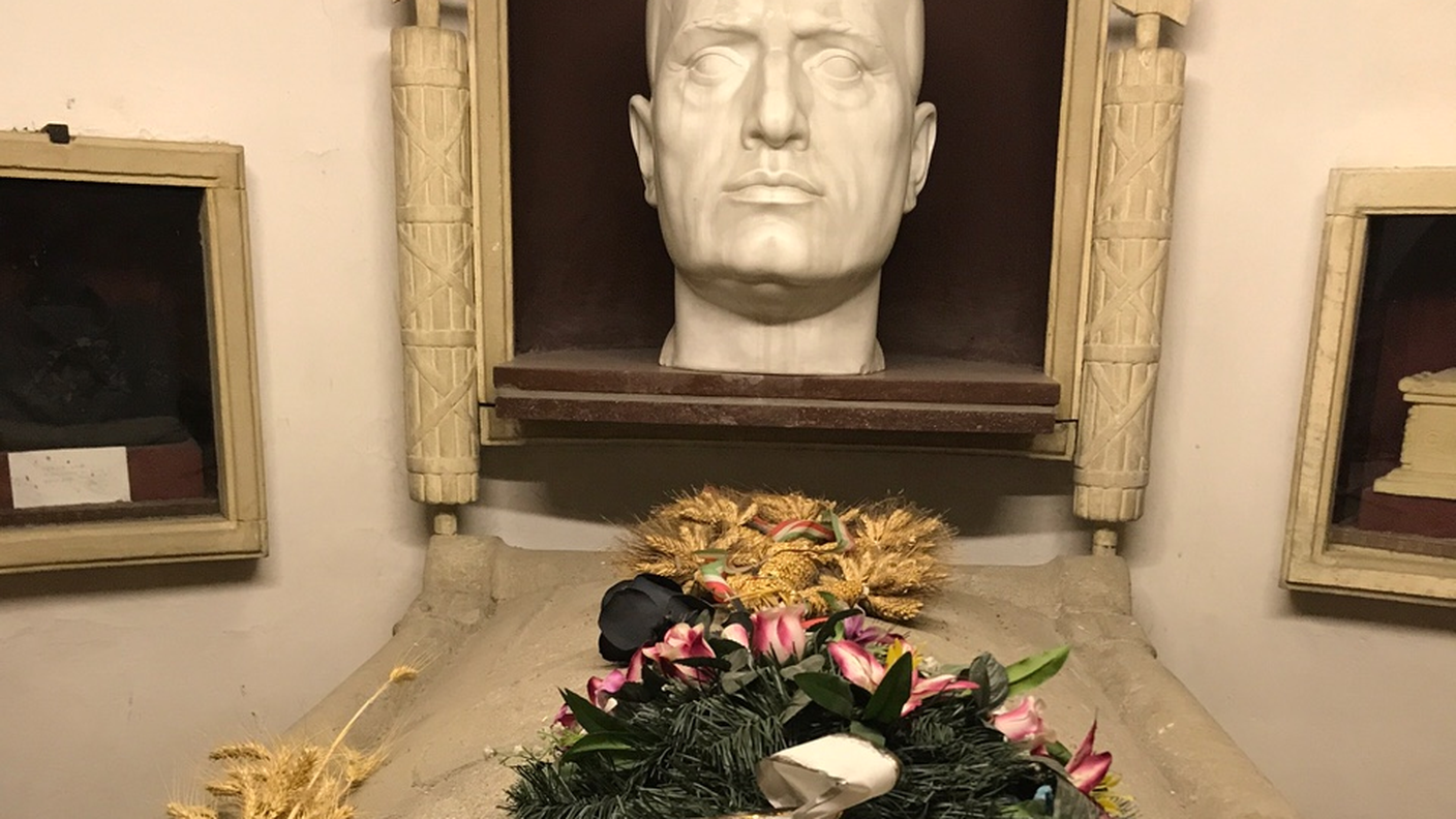 La tomba di Benito Mussolini