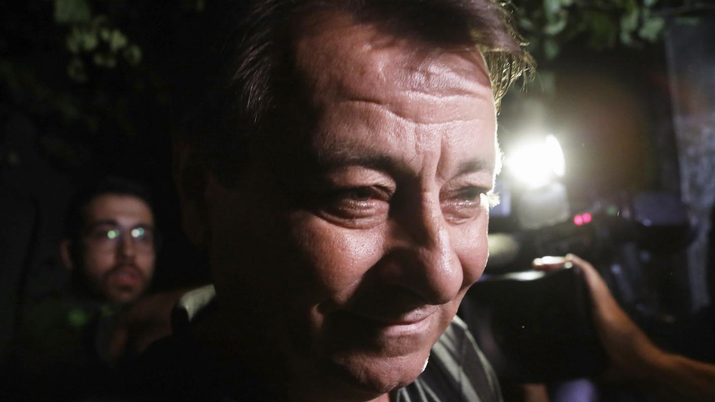 Cesare Battisti rimane in prigione in attesa di vedere se sarà estradato in Italia