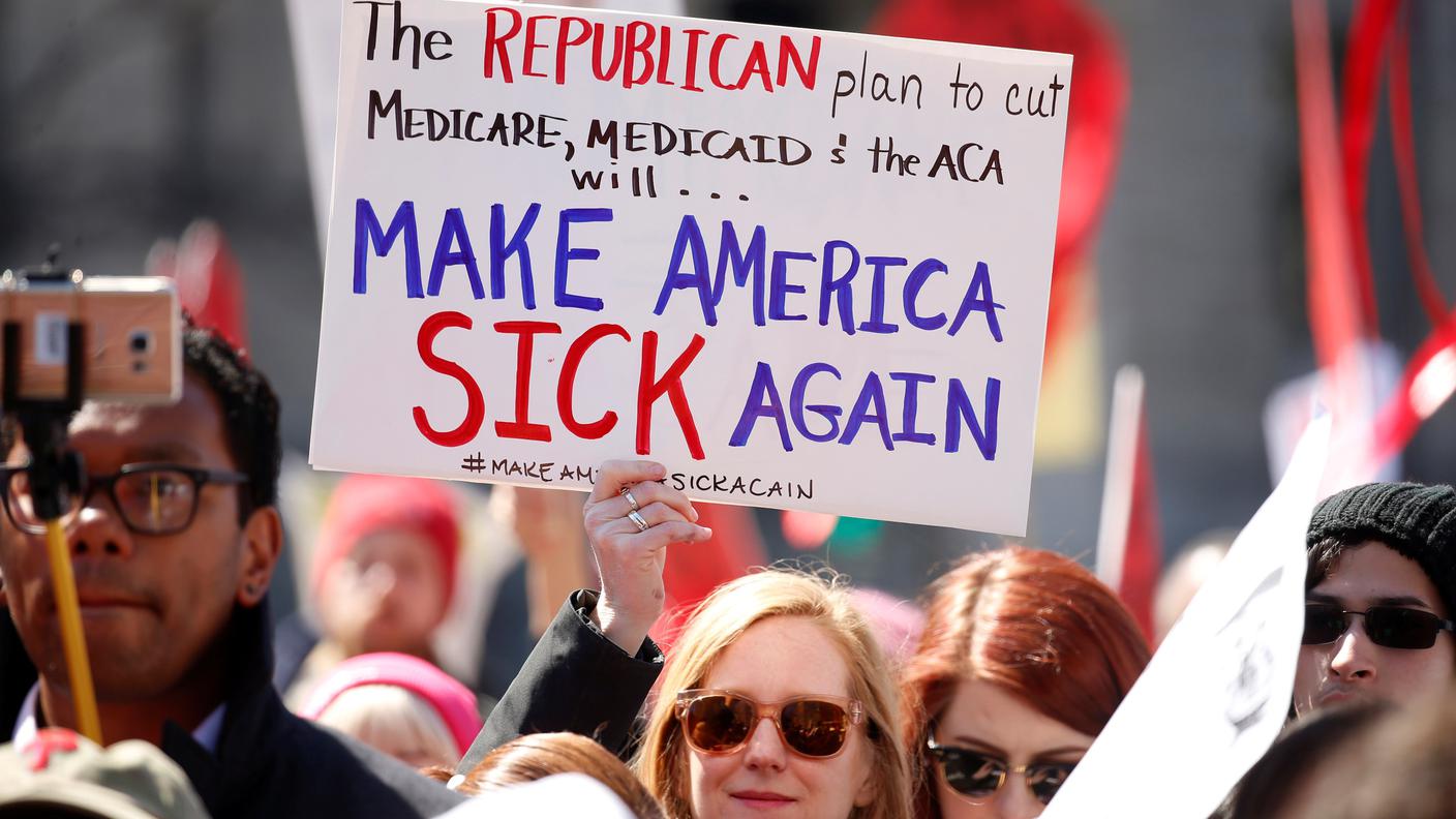Le proteste non sono servite giacché Trump ha deciso di abrogare l'Obamacare