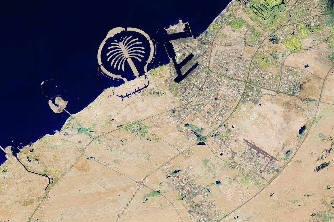 Un'immagine satellitare di Dubai scattata il 3 aprile 2024
