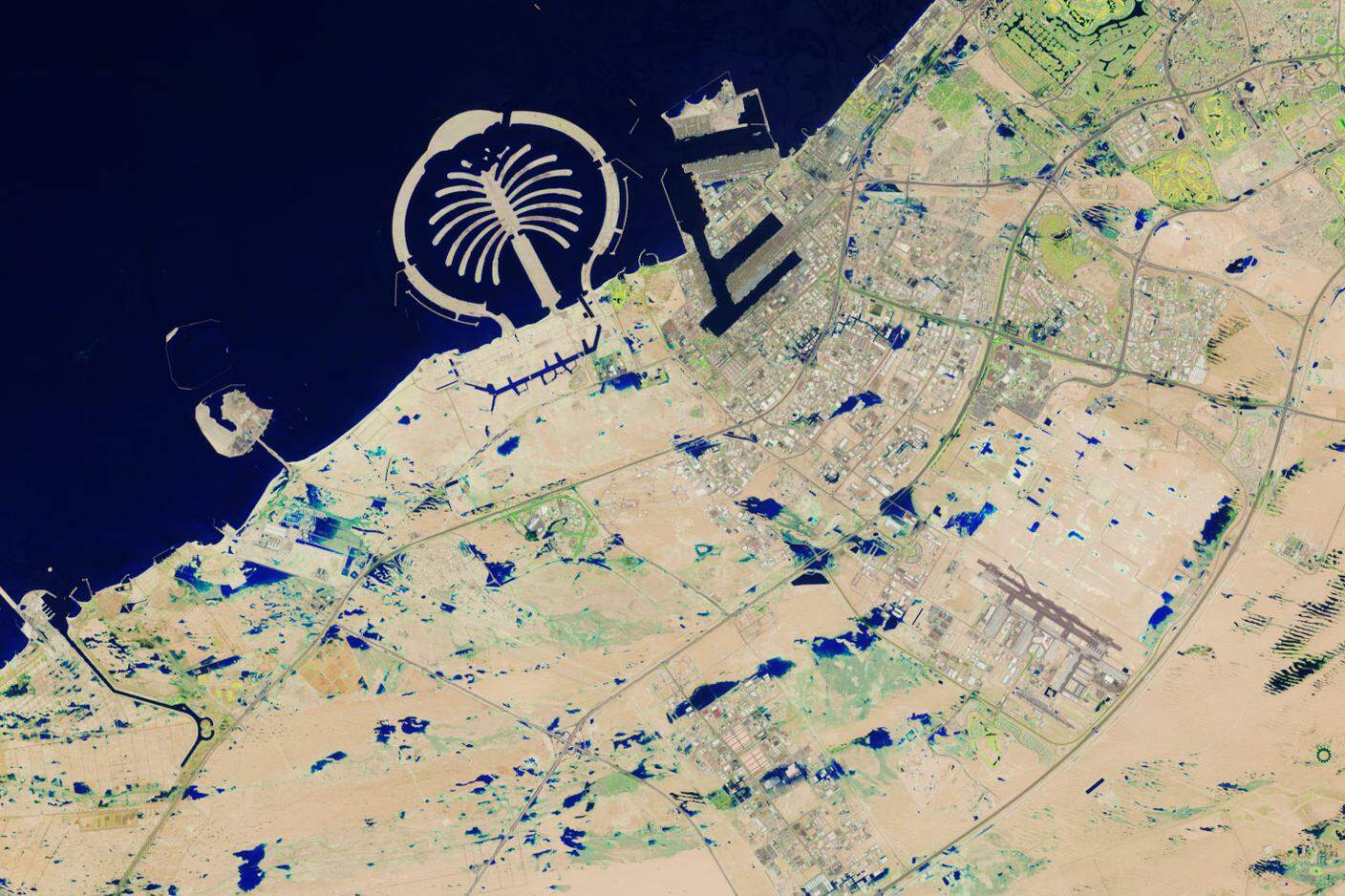 Un'immagine satellitare di Dubai scattata il 19 aprile 2024