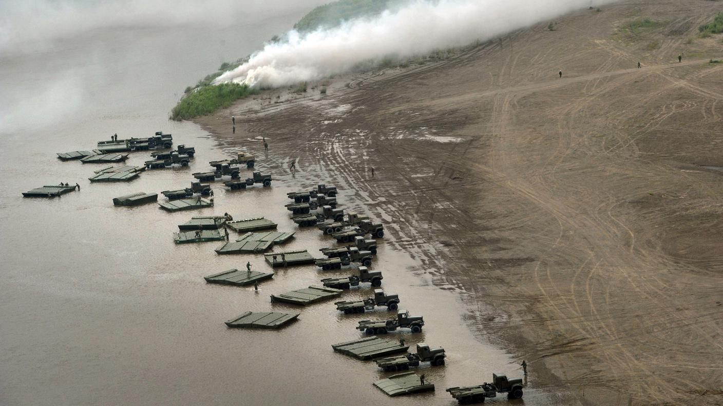 Il lago siberiano è spesso teatro di esercitazioni militari, che contribuiscono all'inquinamento
