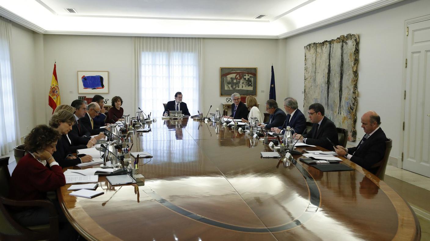 Il Governo Rajoy ha deciso la destituzione dei vertici catalani
