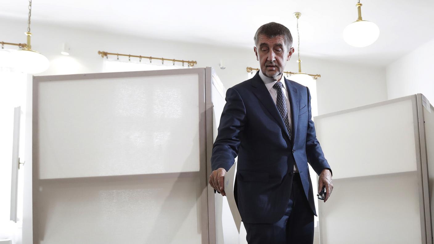 Il miliardario Andrej Babis al momento del voto