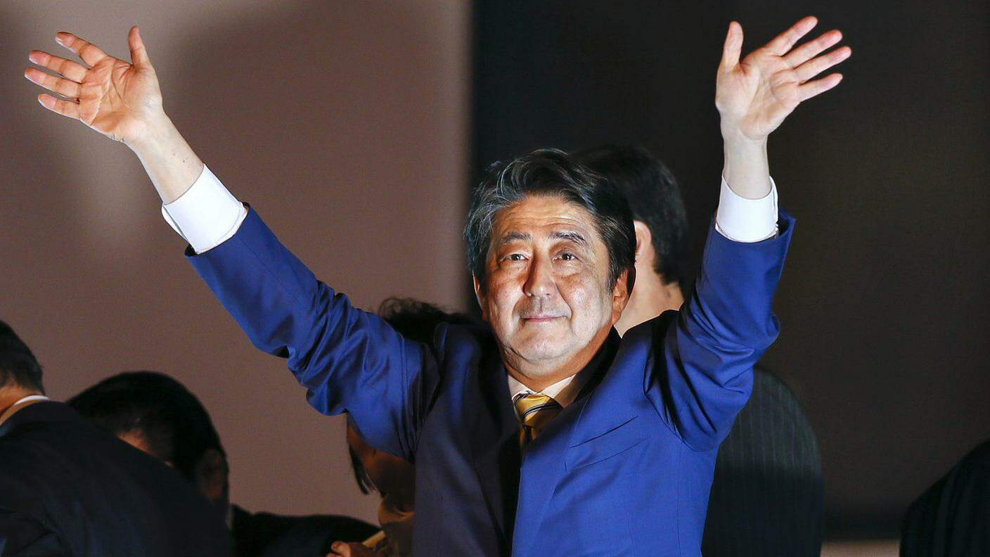 La coalizione di Abe si è imposta nelle legislative anticipate in Giappone