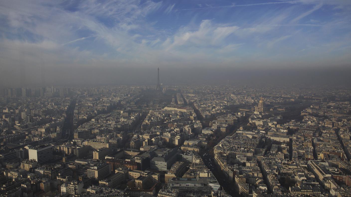 Anne Hidalgo vuole eliminare questa cartolina "inquinata" della sua Parigi