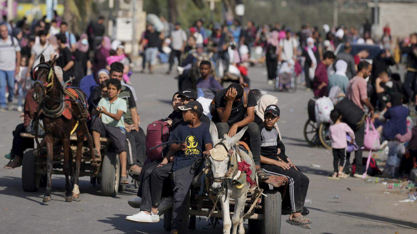 La fuga dei civili palestinesi da Rafah
