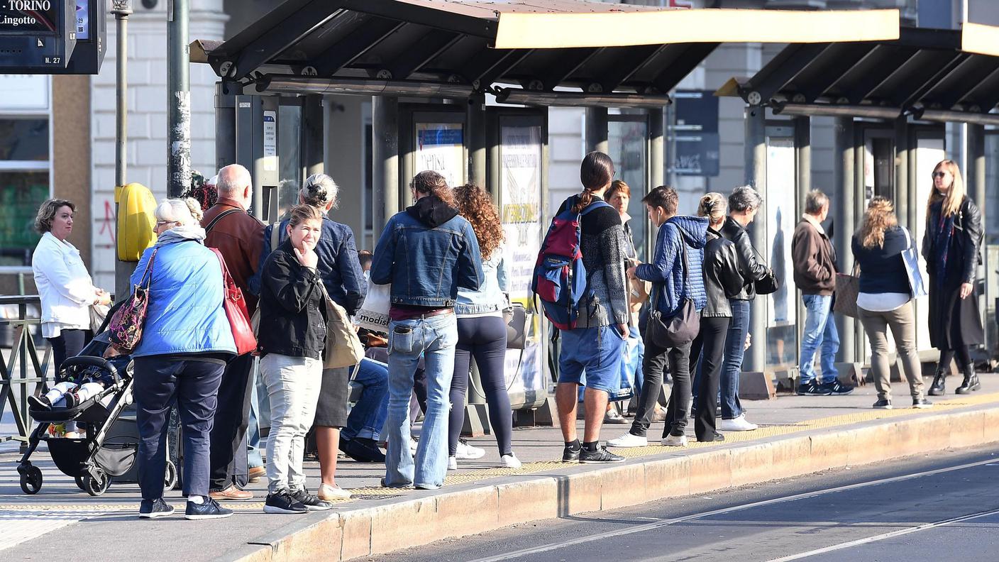 Sarà un venerdì nero per chi viaggia sui mezzi pubblici in varie località italiane