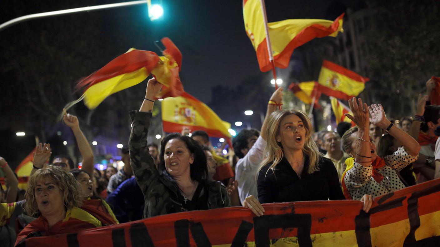 Anche gli unionisti in piazza a Barcellona