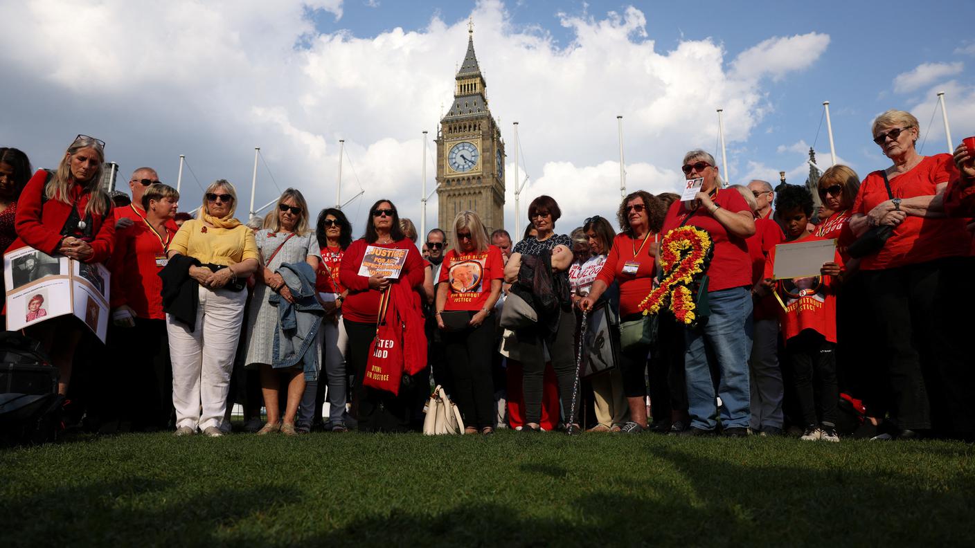 La veglia, lunedì a Londra, delle persone colpite dallo scandalo del sangue infetto.JPG