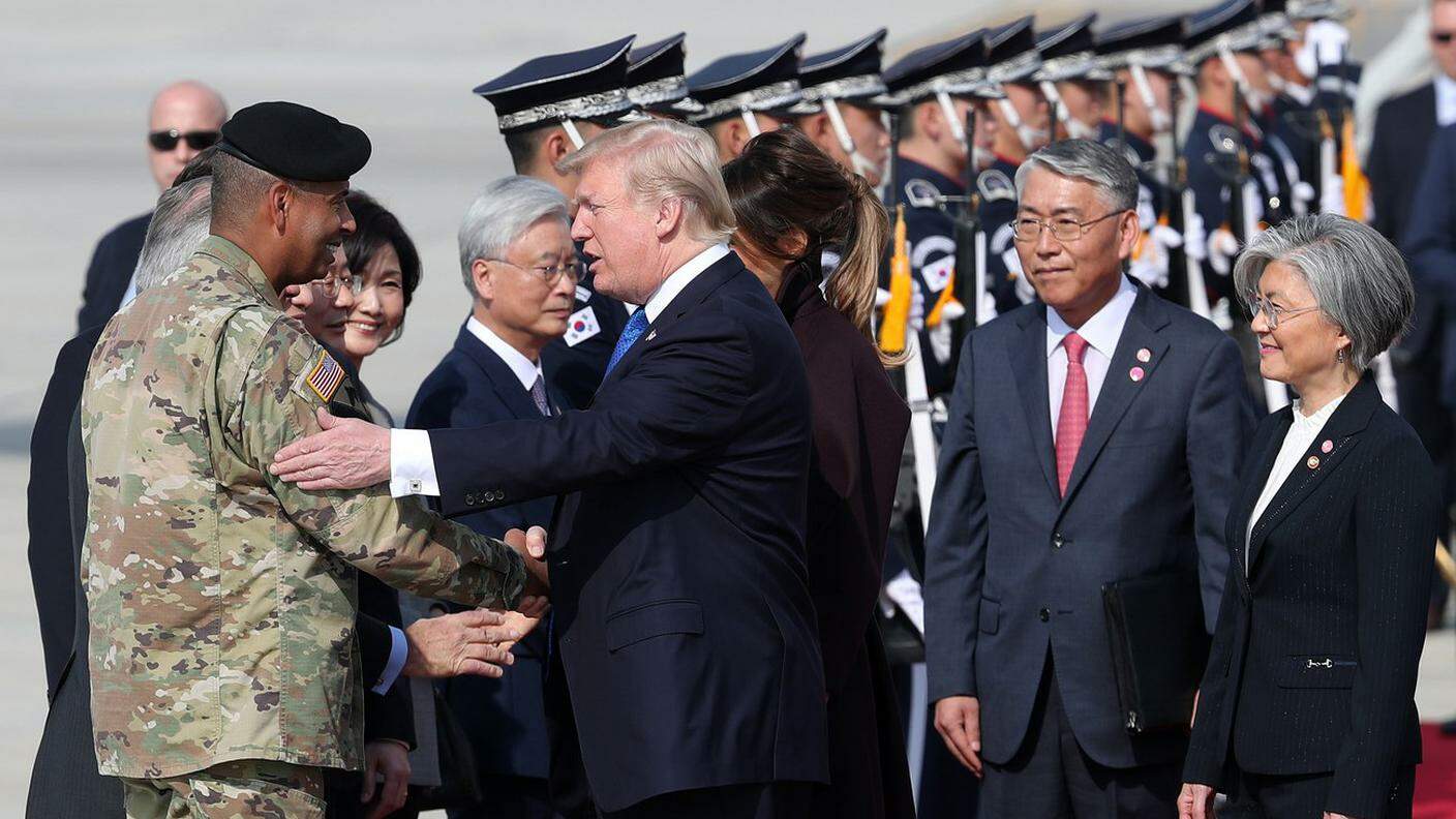 Il capo della Casa Bianca al suo arrivo nella capitale sudcoreana