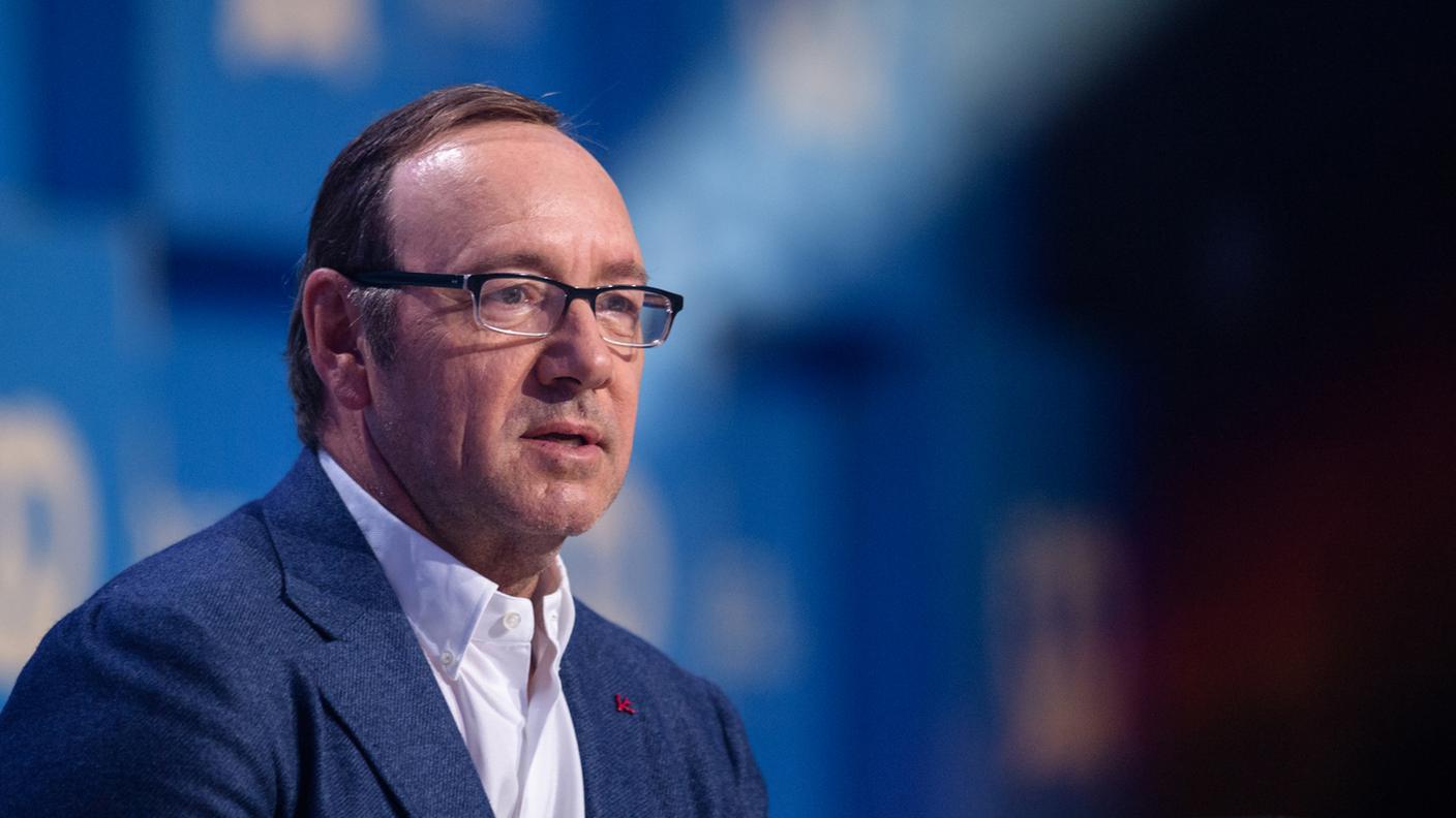 Kevin Spacey è accusato di aver molestato anche diversi collaboratori